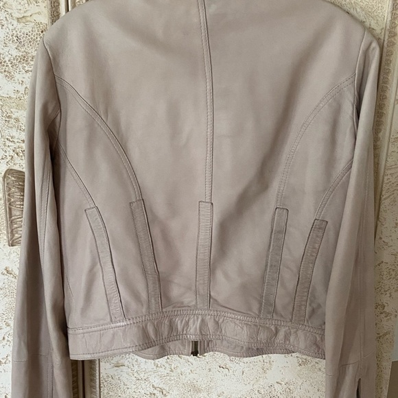 AnnaRita N genuinely leather Moto jacket in cream color, gently used siz… - Picture 5 of 10